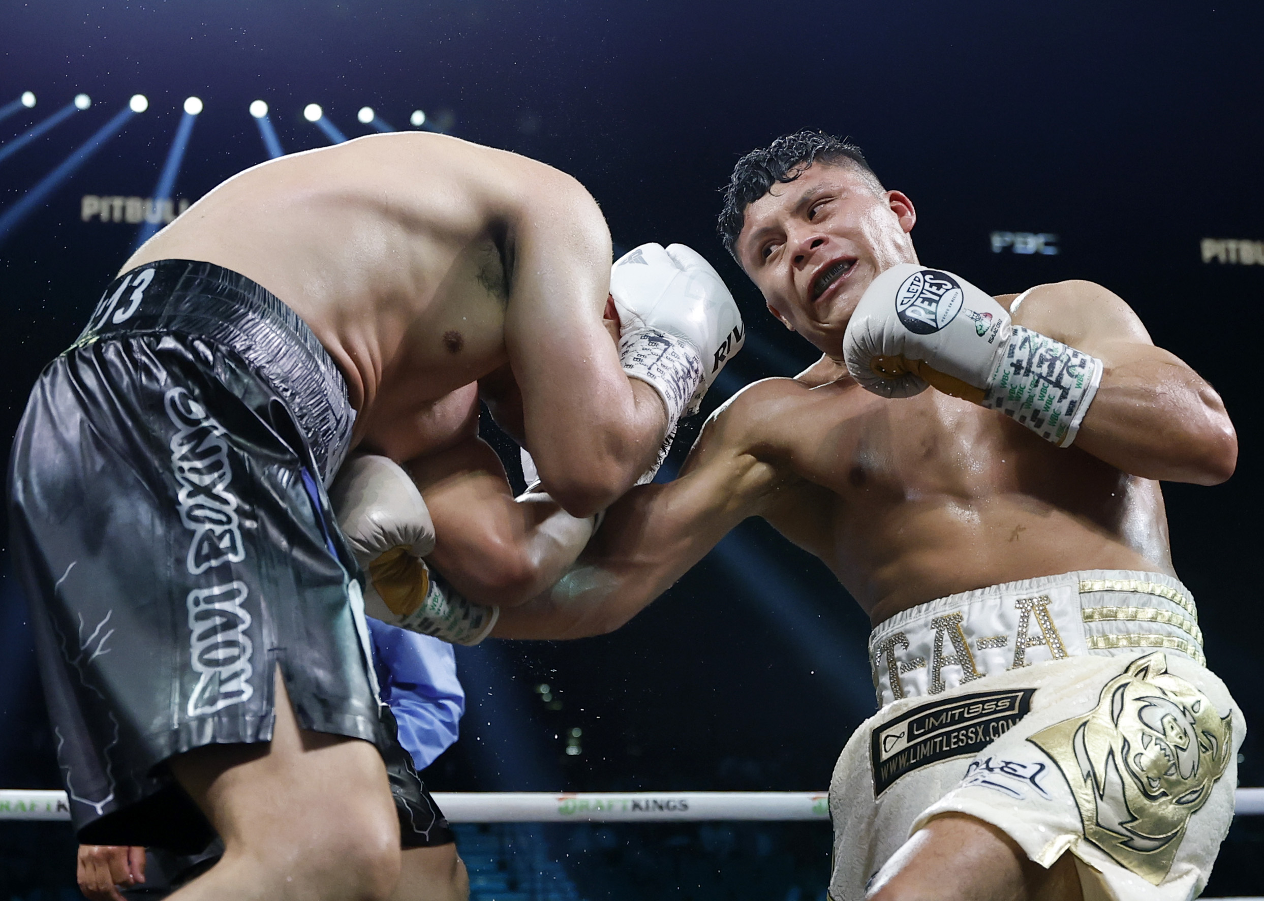 Isaac Cruz vs. Nestor Bravo full fight card, odds, start time, ring walks and how to watch Saturday