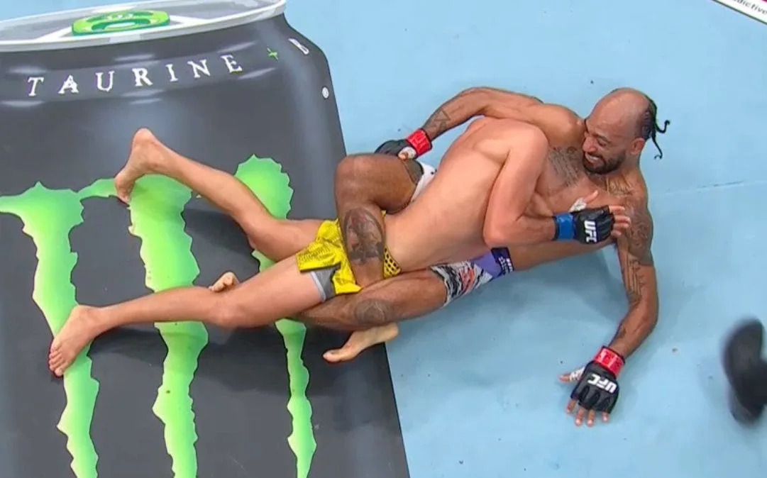MMA Junkies Submission of the Month for August: A surprise Scottish Twister