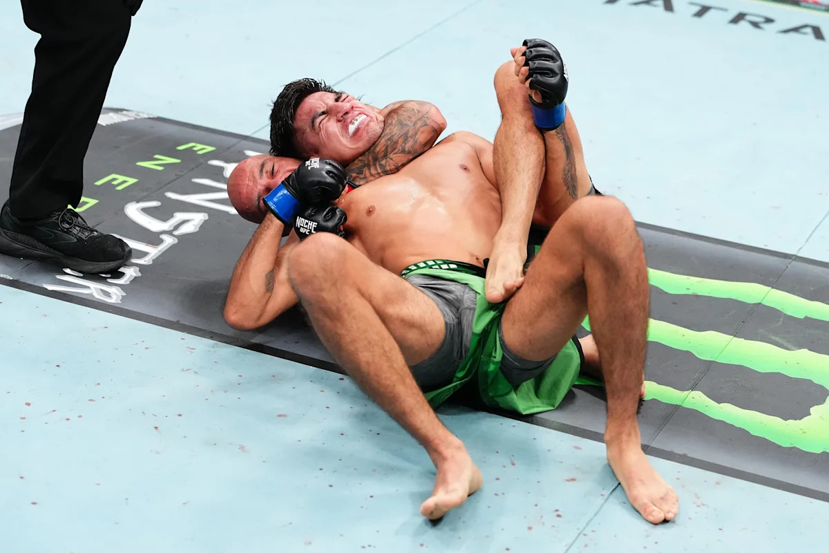 Jean Silva taps out Jose Miguel Delgado with one-armed submission to cap off Noche UFC main event