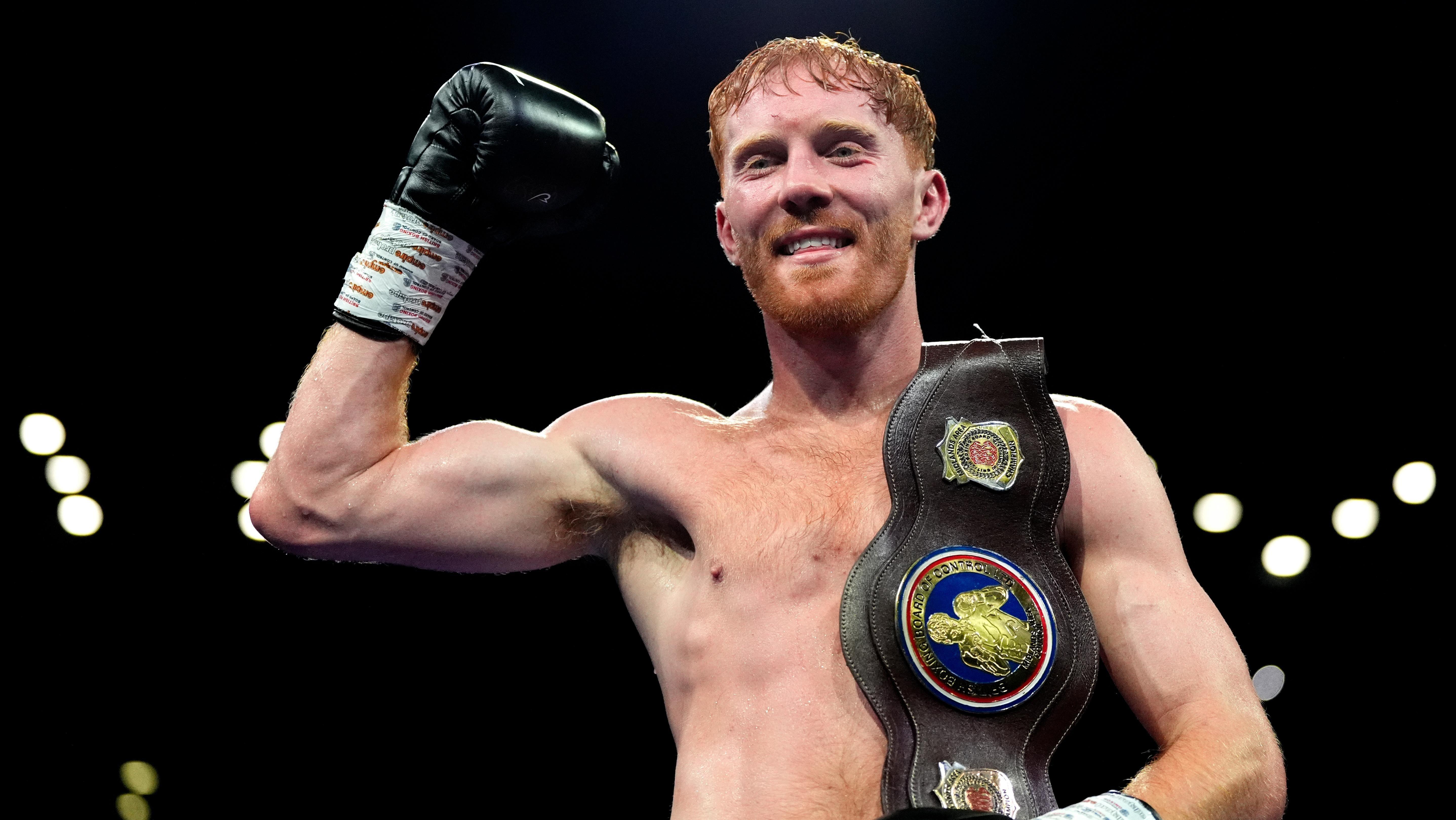 Commonwealth boxer takes first step to world title