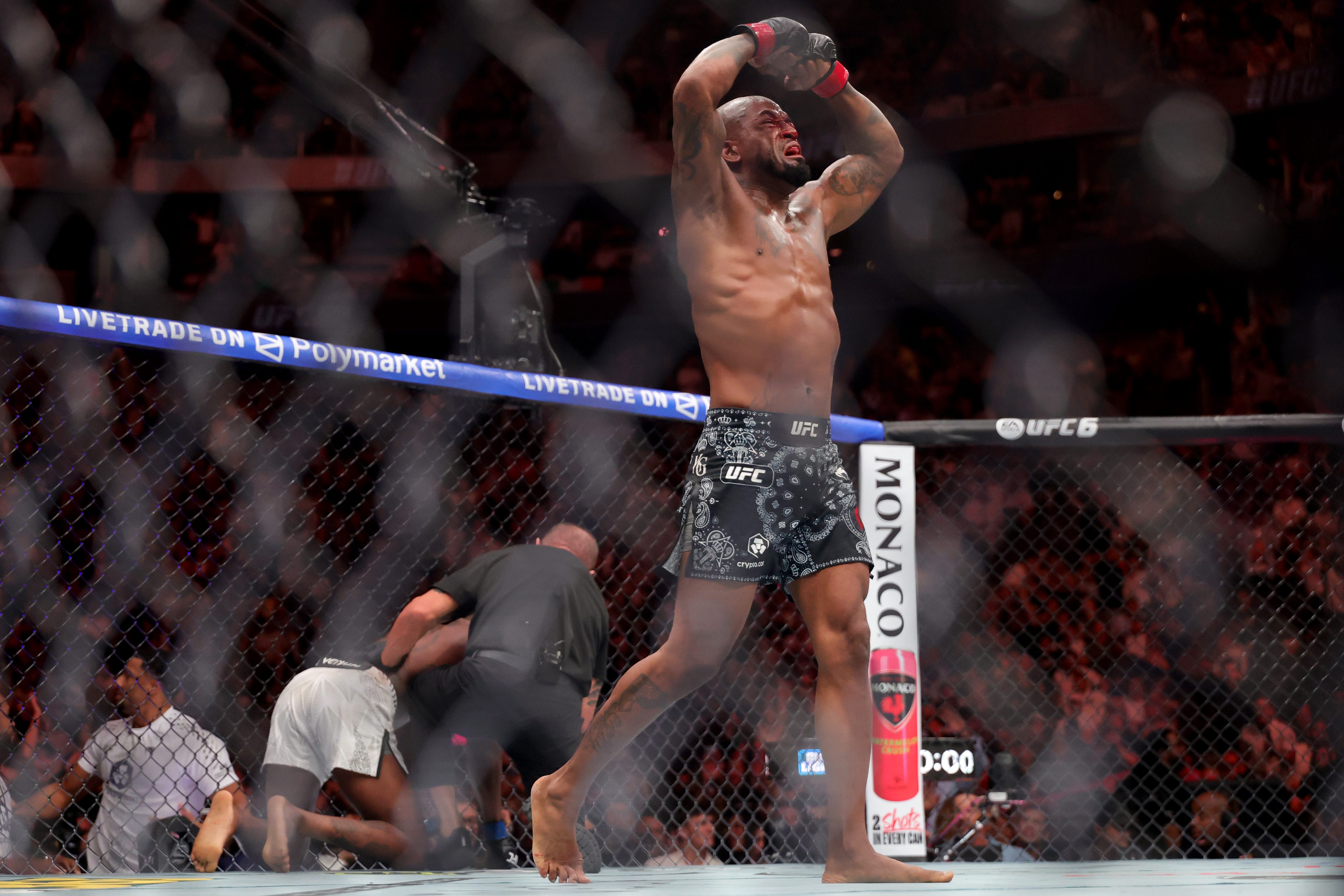 King Green def. Terrance McKinney, UFC 329