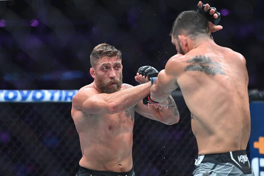 Andre Petroski (red gloves) fights Gerald Meerschaert (blue gloves) during UFC 292 at TD Garden.