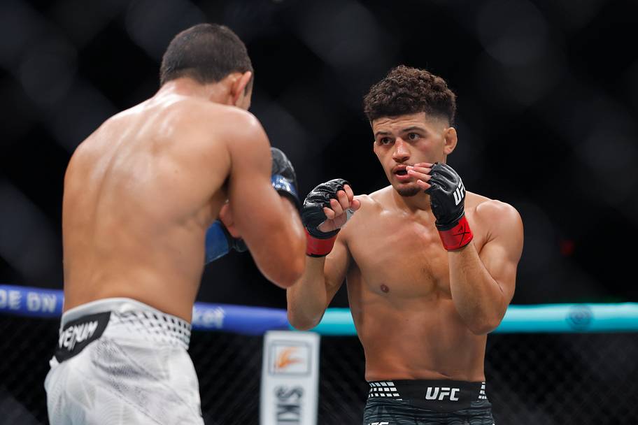 Alden Coria (red gloves) fights Stewart Nicoll (blue gloves) during UFC Fight Night at Paycom Center.