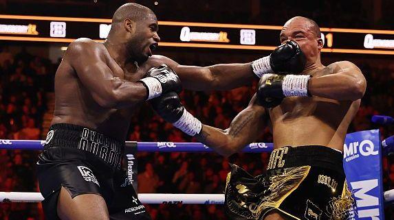 Daniel Dubois lands a punch on Fabio Wardley