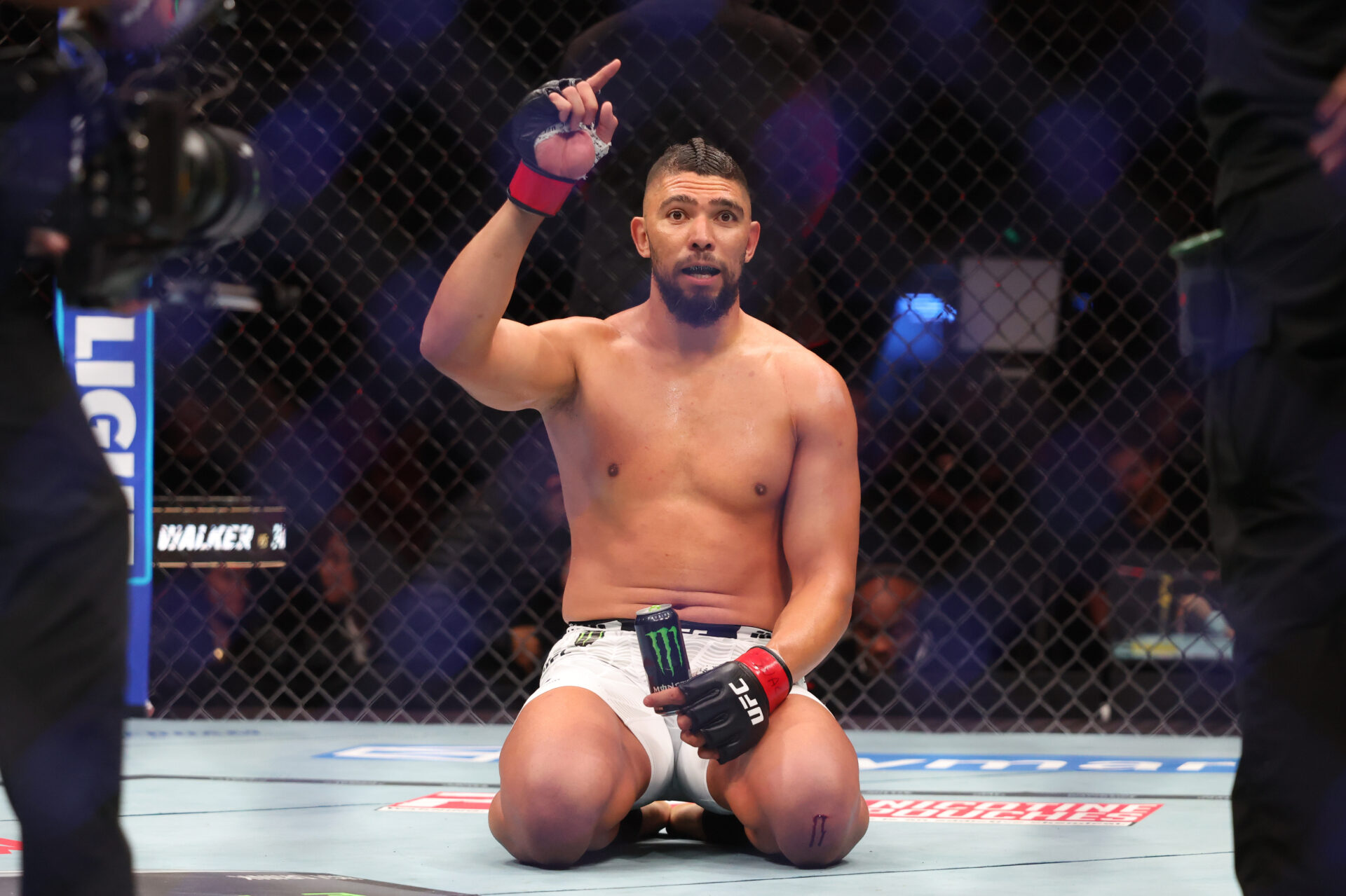 MMA: UFC 332