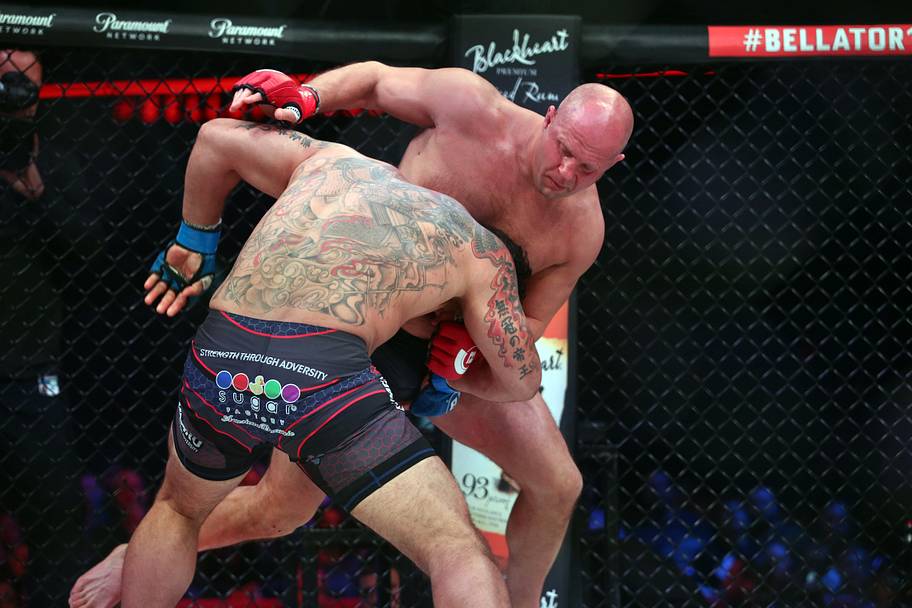 Fedor Emelianeko (red gloves) fights Frank Mir (blue gloves) during Bellator 198 at Allstate Arena.