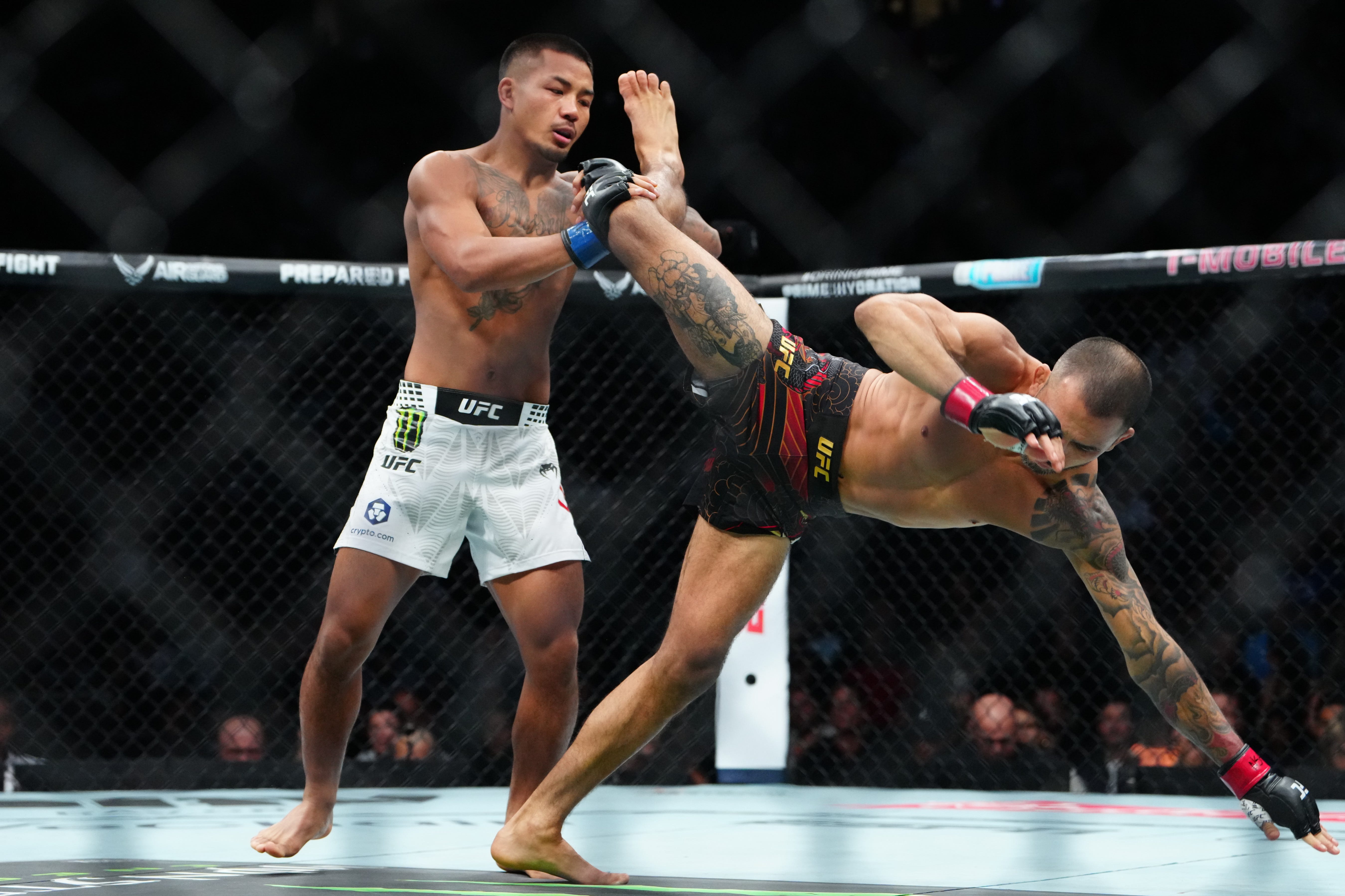 Joshua Van def. Alexandre Pantoja, UFC 323
