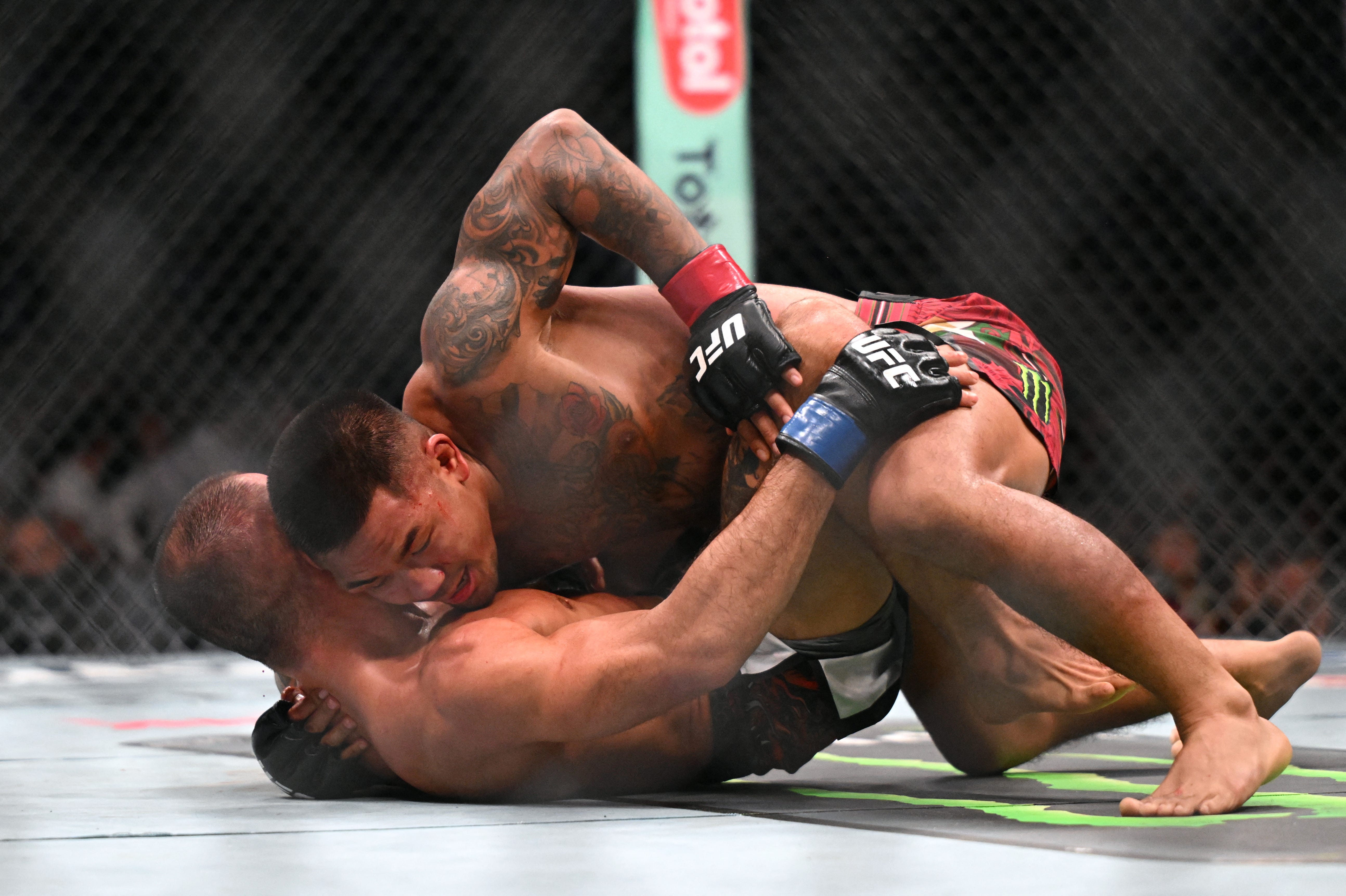 Joshua Van def. Alexandre Pantoja, UFC 331