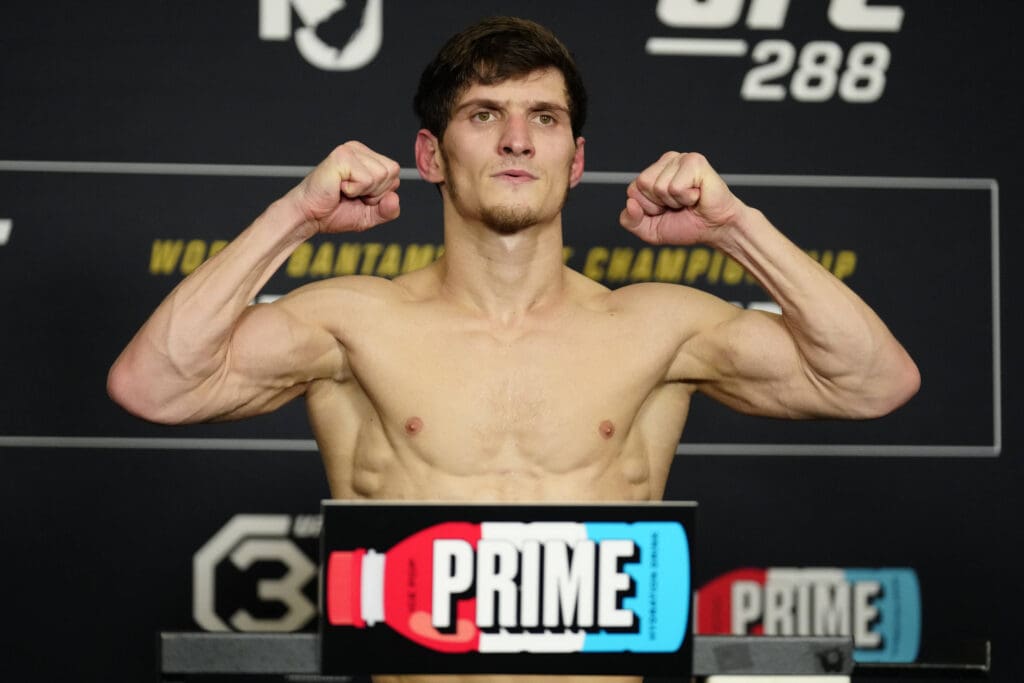 May 5, 2023, Morristown, NJ, Morristown, NJ, United States: Morristown, NJ - May 5: Movsar Evloev steps on the scale for the official weigh-ins at UFC288 - Sterling vs Cejudo at Hyatt Regency on May 5, 2023 in Morristown, NJ Morristown, NJ United States - ZUMAp175 20230505_zsa_p175_051 Copyright: xLouisxGrassex
