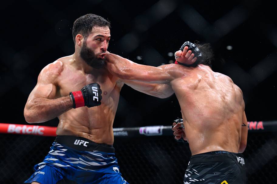 Nassourdine Imavov (red gloves) fights Caio Borralho (blue gloves) during UFC Fight Night at Accor Arena.