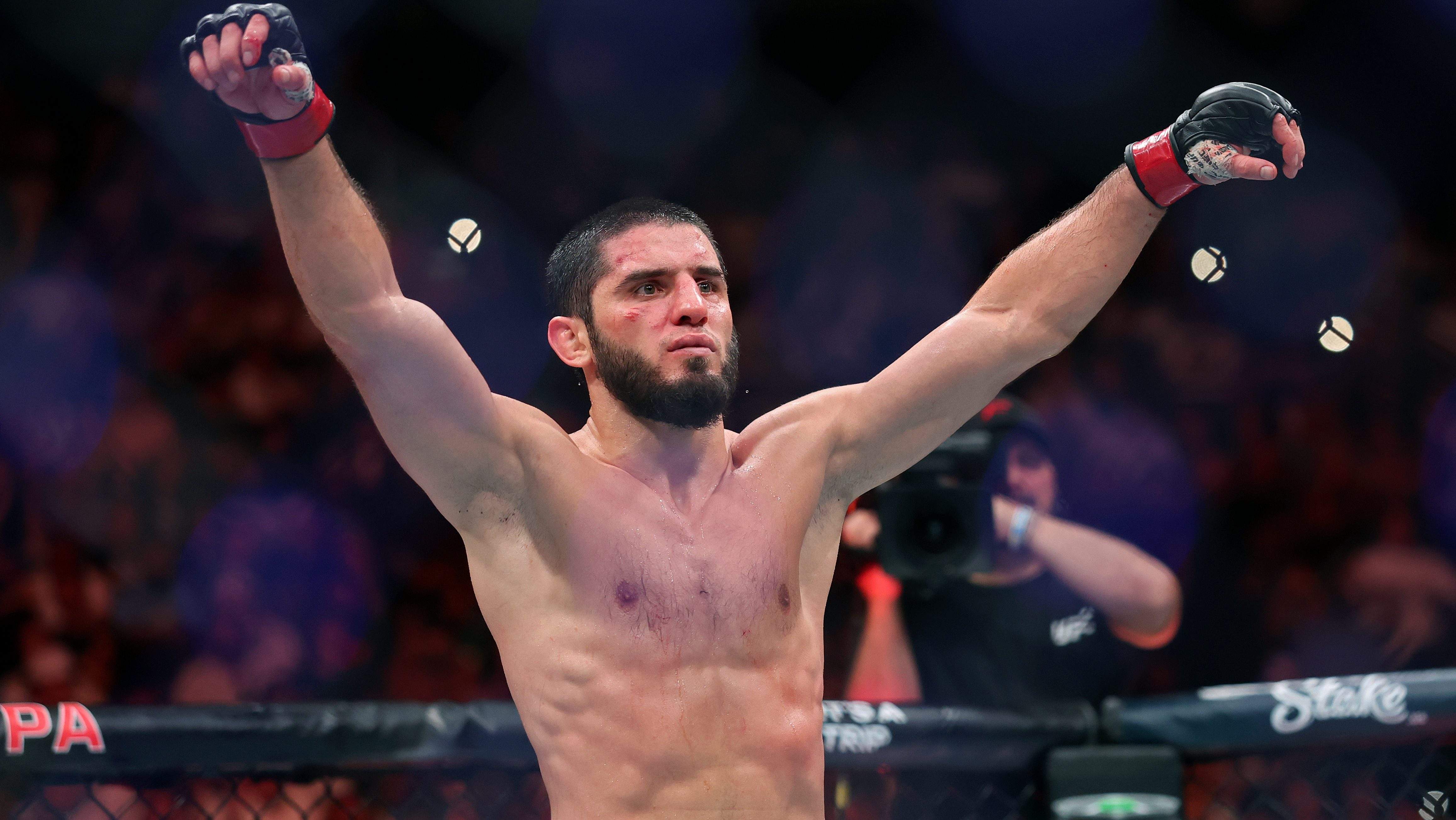 Islam Makhachev Carlos Prates
