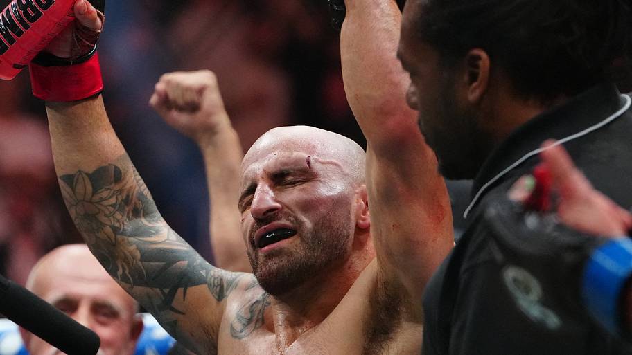 Alexander Volkanovski at UFC 290.