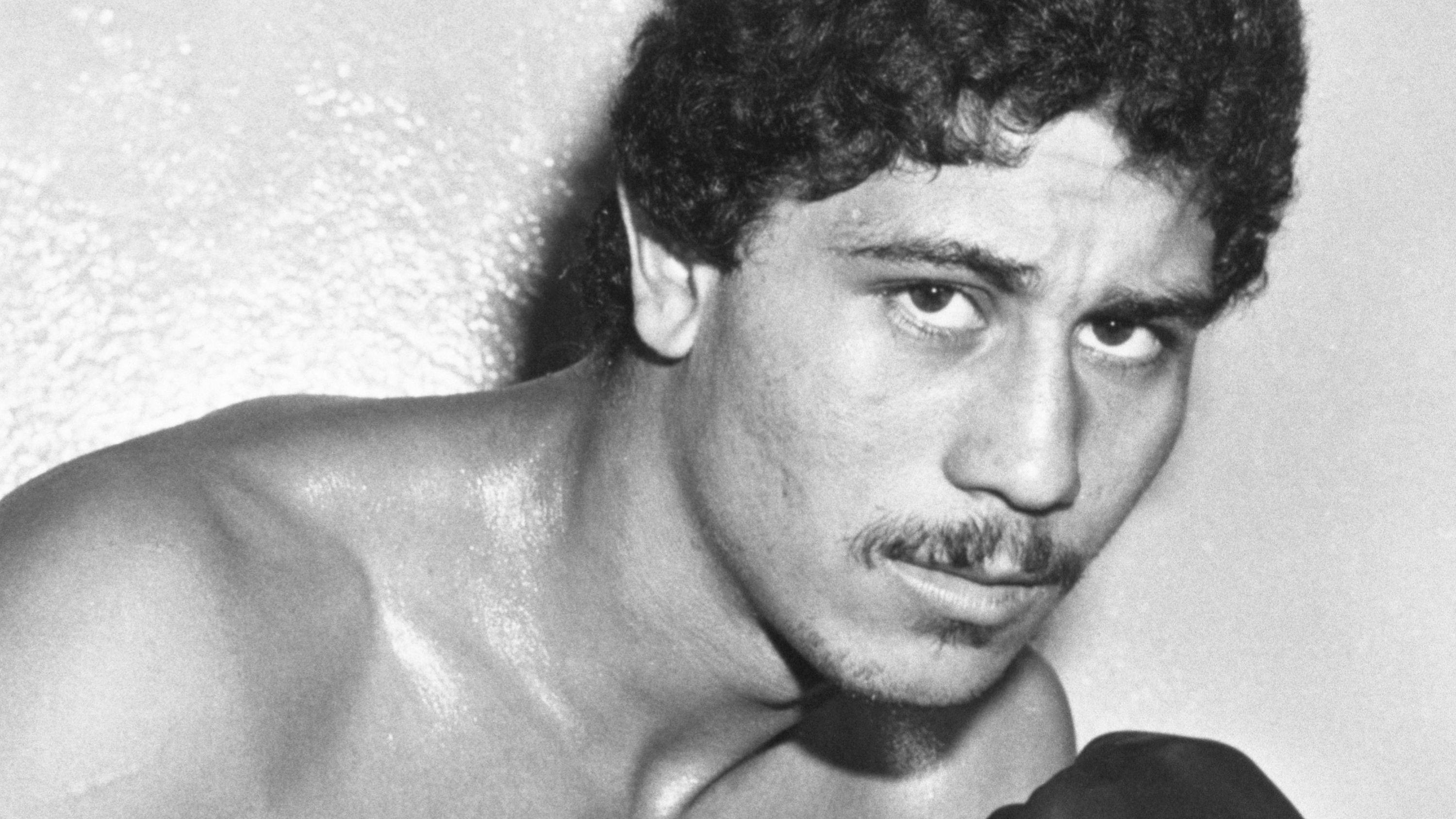 Boxer Wilfredo Gomez in his boxing gloves