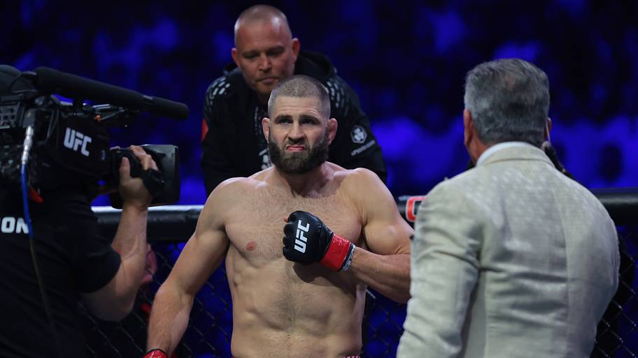 Jiri Prochazka at UFC 327.