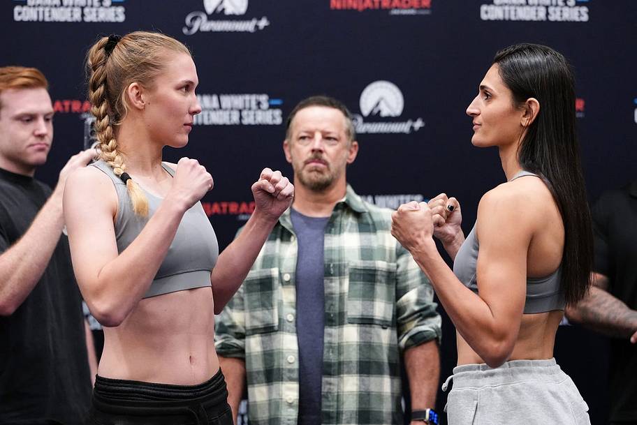 Smilla Sundell vs. Aline Pereira.