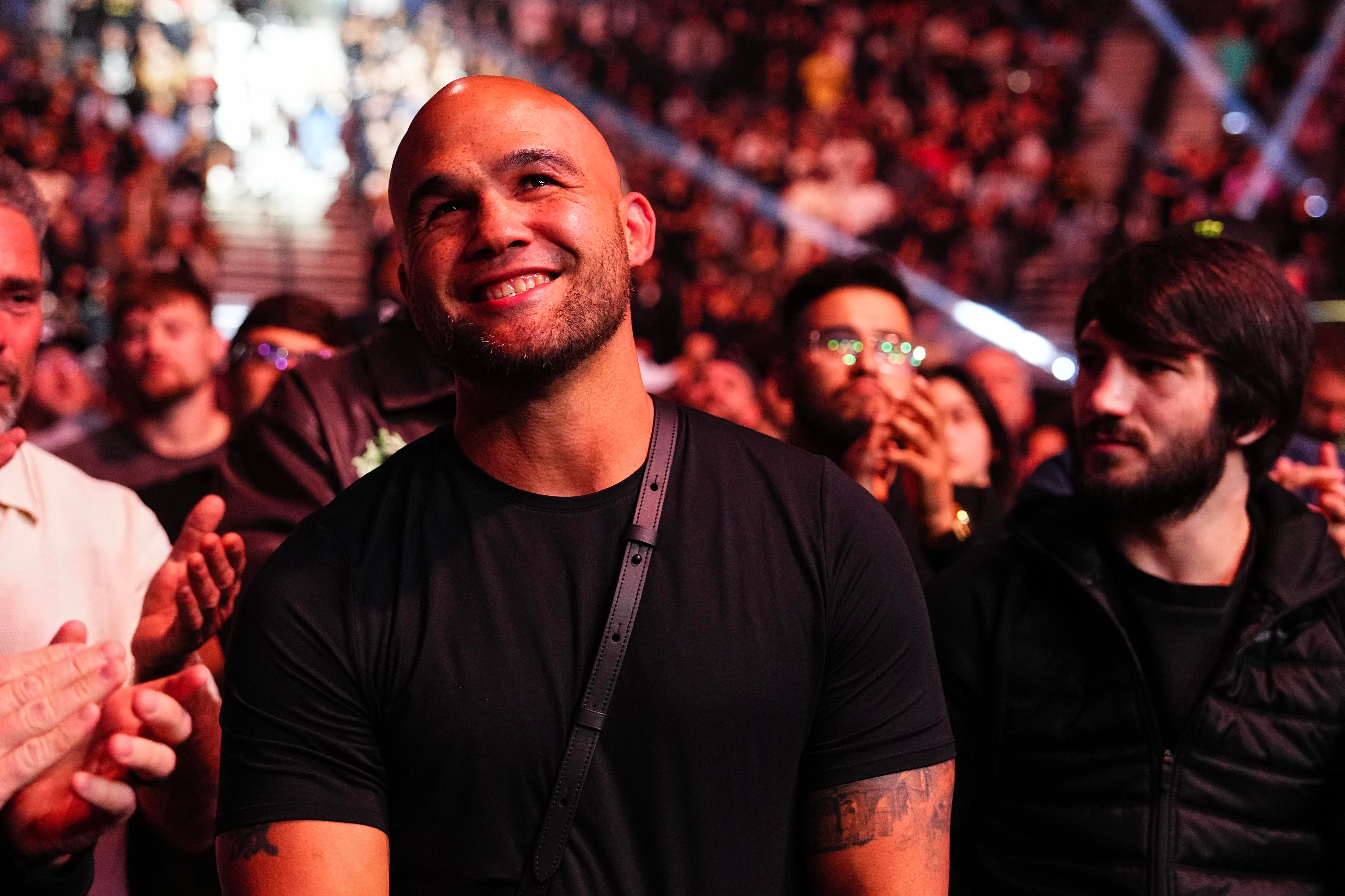 Robbie Lawler wrestles Khamzat Chimaev at RAF 14