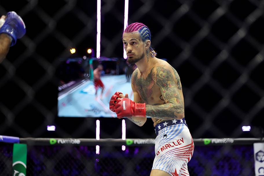 Sean O'Malley (red gloves) fights Aiemann Zahabi (not pictured) during UFC Freedom 250 at White House South Lawn.