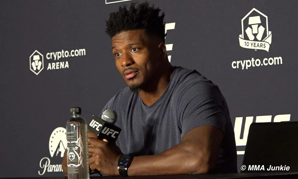 Alonzo Menifield: Firefight with Iwo Baraniewski at UFC 331 could benefit local families