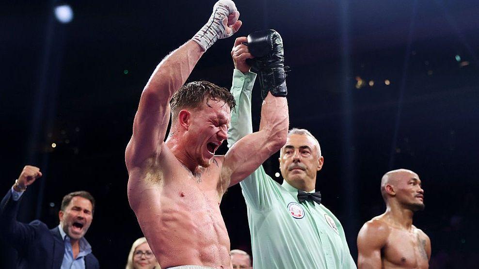 Britains Smith retains title in split-decision win over Puello